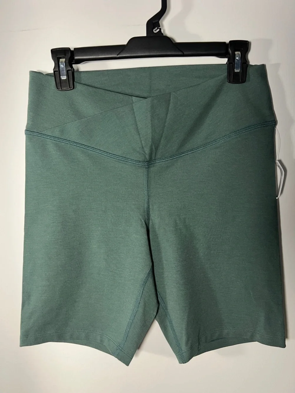 NWT Old Navy Extra High Rise Active Powerchill Go-Dry Bike Short size Large